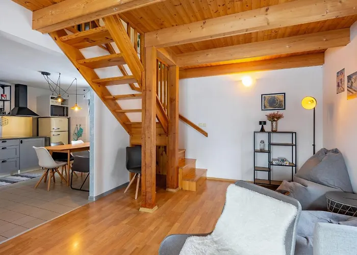 Hill 67 By Interhome Casa vacanze Cista (Hradec Kralove)